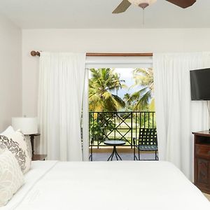 Villa Montaña Beach Resort